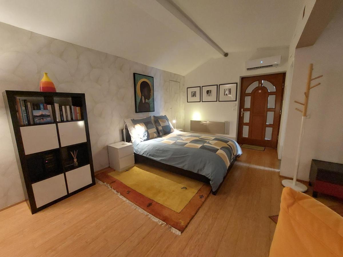 La Crique De L'Evole Apartment เนอชาแต็ล ภายนอก รูปภาพ